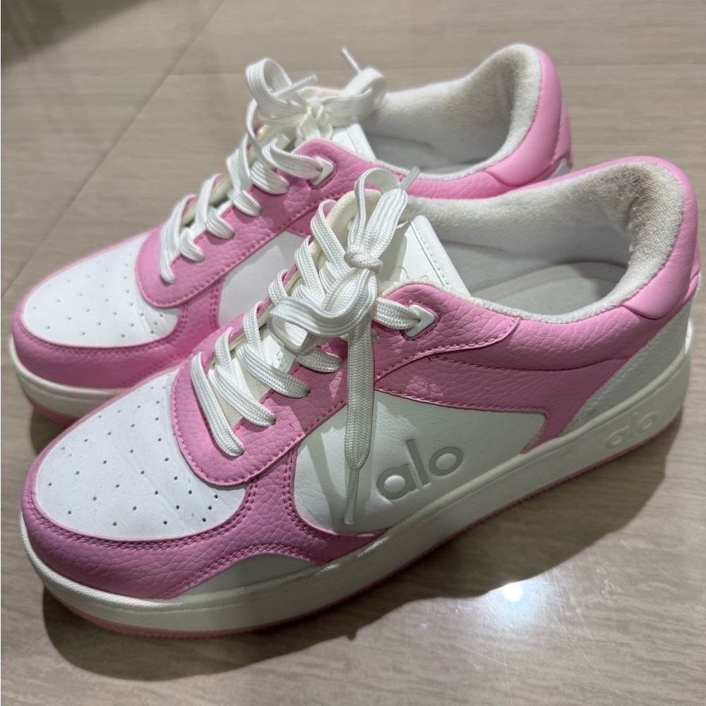 Alo Recovery Mode Sneaker Pink and White